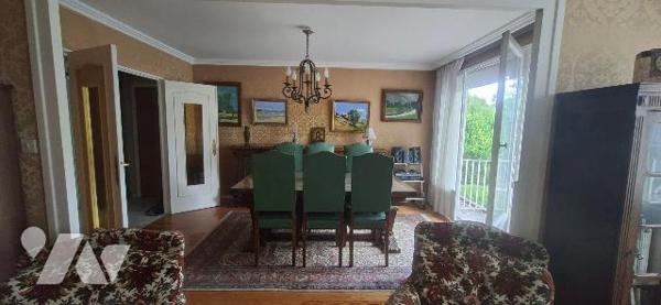 A Saint-Etienne -Le Portail Rouge, appartement T5 avec garage et cave