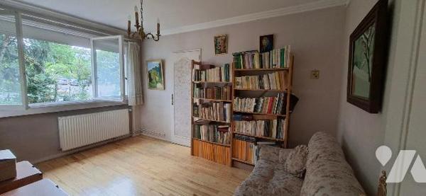 A Saint-Etienne -Le Portail Rouge, appartement T5 avec garage et cave