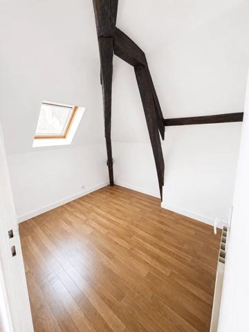 Location                                                      Appartement
                        
                     2 pièces                      35 m2                     à Houdan