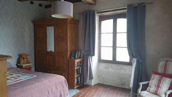 Maison authentique, 4 chambres, cours fermée