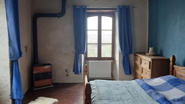 Maison authentique, 4 chambres, cours fermée