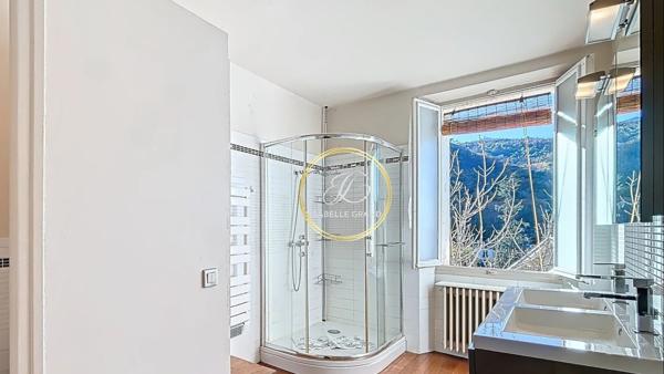 Maison 10 pièces - 196 m²