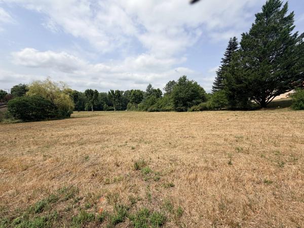 Terrain à bâtir avec CU - Cadre champêtre, à quelques minutes à pied du centre de Cazals