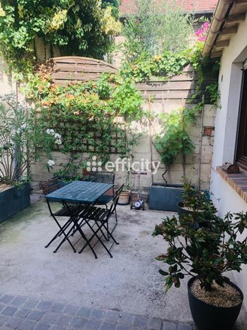 Maison
         3 pièces
        - 66 m² 460 000 € *