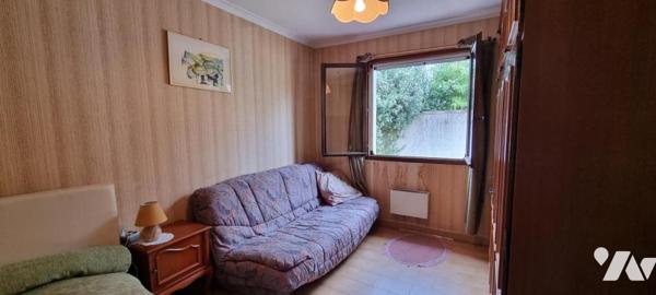 Maison d'habitation de type 3 avec garage érigée sur une parcelle de 365 m² 