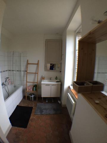 Maison sur la commune d'Armeau de 205 m²