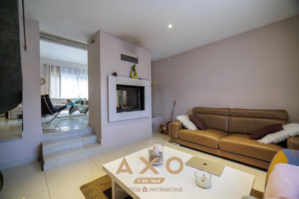 SIMIANE COLLONGUE - MAISON CONTEMPORAINE- 220m² - T6 - PLAIN PIED - PISCINE - TERRAIN 4 000m² - VUE DEGAGEE -  1 480 000 