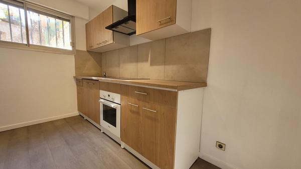 Appartement Grasse 2 pièces 50.97 m2, terrasse