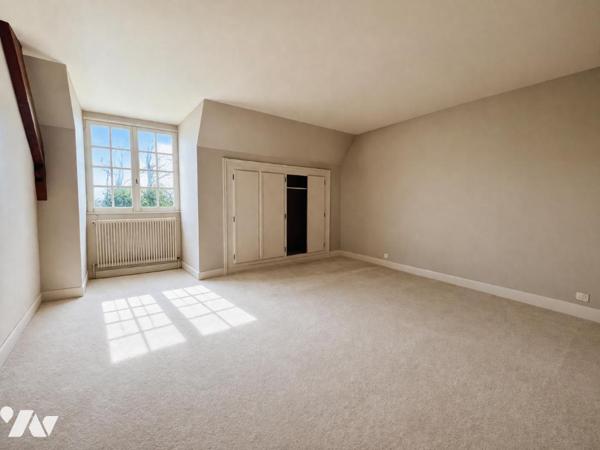 ROCHECORBON – 10 MIN DE TOURS
Maison familiale au cœur des vignes - 5 chambres - Parc de 3 410 m²