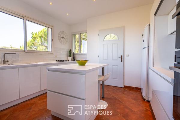 Belle maison moderne entre mer et montagne, avec vue imprenable