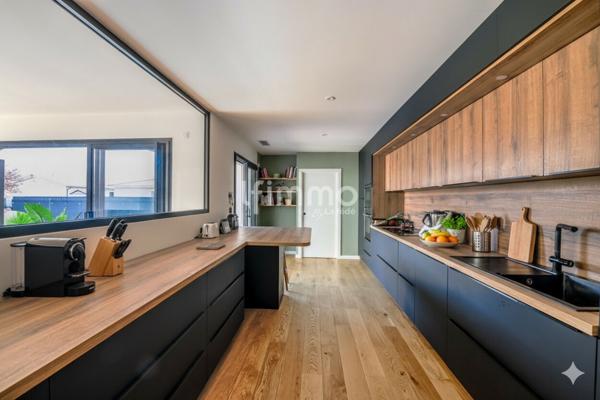 Demeure contemporaine avec piscine, spa et studio indépendant