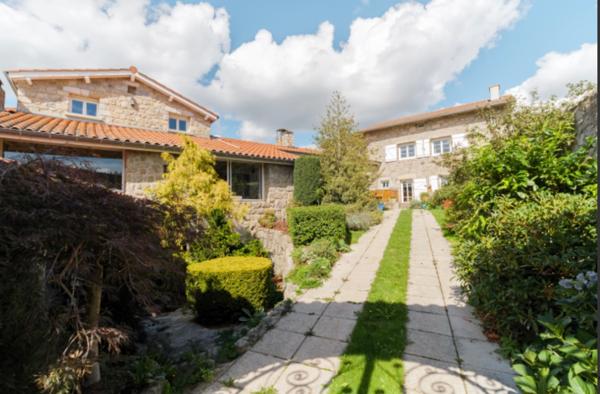 Achat maison Saint-Romain-Lachalm - 10 pièce(s) - 490 m² - 640 000 €