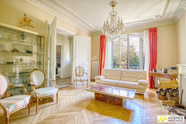 Versailles Les Prés Maison exceptionnelle de 320 m² au sol sur une parcelle de 550 m² €2 990 000 ** - Référence 26606