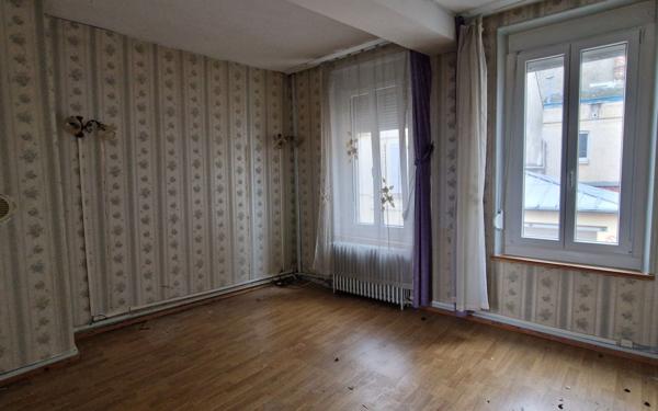 Maison à vendre    3 pièces • 82 m2 Saint-Quentin