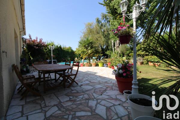 Maison à vendre 7 pièces 175 m² Lésigny