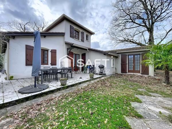 Au calme, à deux pas des commodités et des écoles, découvrez ce véritable havre de paix !