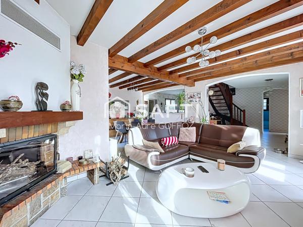 Au calme, à deux pas des commodités et des écoles, découvrez ce véritable havre de paix !