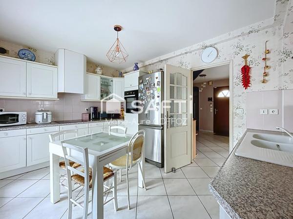 Au calme, à deux pas des commodités et des écoles, découvrez ce véritable havre de paix !