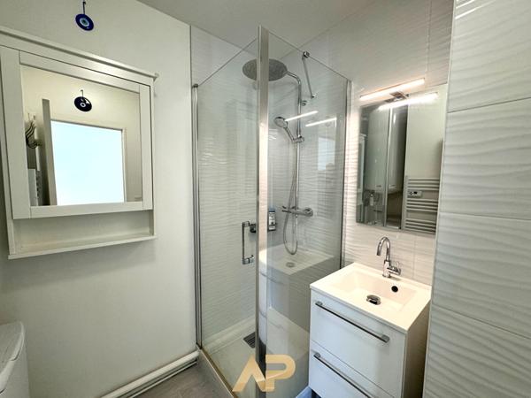 Appartement T2 - La Rochelle - 43m2 €265 000 ** - Référence JH644E