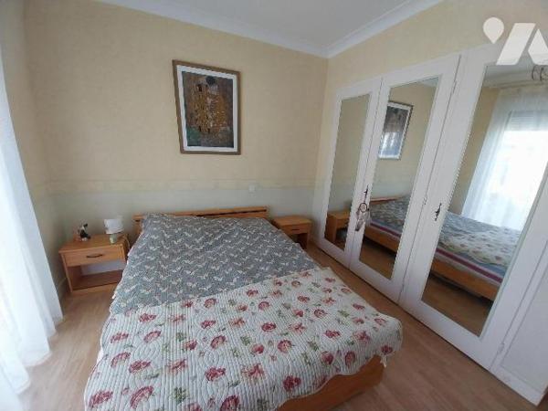 VITRE.  Dans impasse tranquille proche centre ville, charmante maison de 61,25 m2 Hab. et jardi...