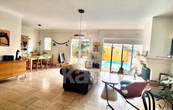Maison contemporaine et lumineuse avec piscine privée   Quartier prisé de Caudéran
