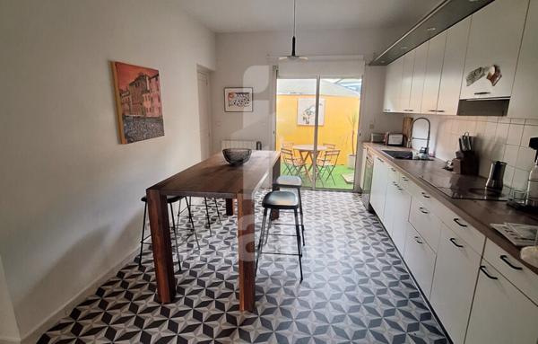 Maison contemporaine et lumineuse avec piscine privée   Quartier prisé de Caudéran