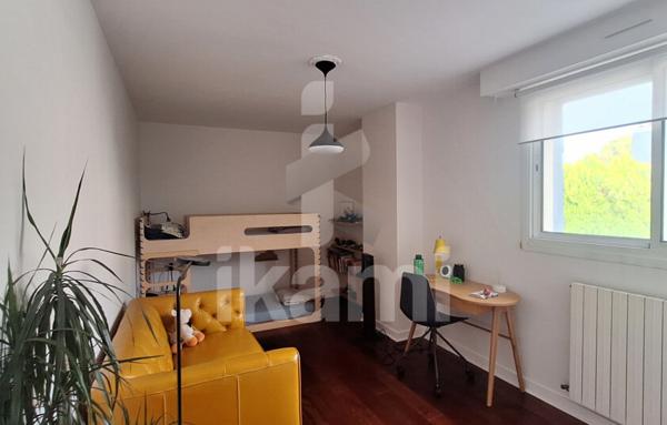 Maison contemporaine et lumineuse avec piscine privée   Quartier prisé de Caudéran