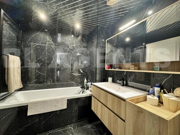 Appartement 4 pièce(s) 139 m2