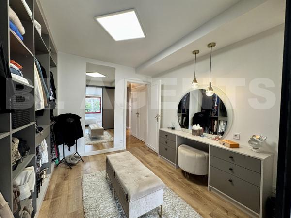 Appartement 4 pièce(s) 139 m2