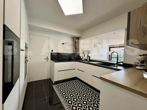 Appartement 4 pièce(s) 139 m2