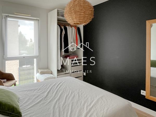 Maison semi individuelle – garage, jardin, parking