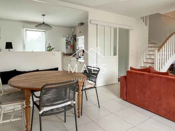 Maison semi individuelle – garage, jardin, parking