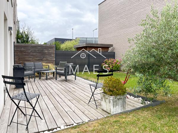Maison semi individuelle – garage, jardin, parking