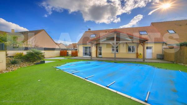 Maison familiale avec piscine chaufée 8 pièces – 125 m² – 6 chambres – Saint-Georges-du-Bois