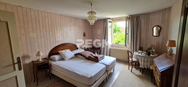 Rochefort (17300) EXCEPTIONNEL MAISON 5 pièces 3 chambres 120 m² - 17300 Rochefort - Une oasis de verdure au coeur du centre-vil