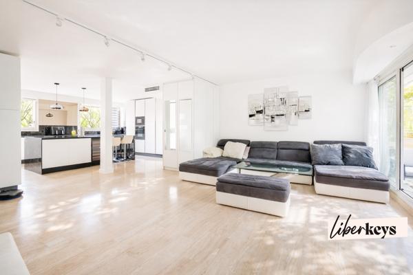 Prado – Résidence Montcalm | Appartement rénové 115 m², séjour 63 m², terrasse