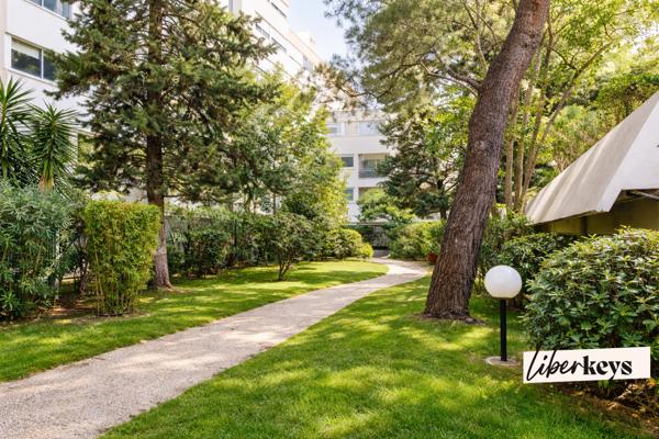 Prado – Résidence Montcalm | Appartement rénové 115 m², séjour 63 m², terrasse