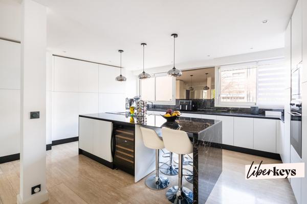 Prado – Résidence Montcalm | Appartement rénové 115 m², séjour 63 m², terrasse