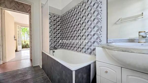 Vente                                                      Maison
                        
                     6 pièces                      141 m2                     à Sucy-en-Brie