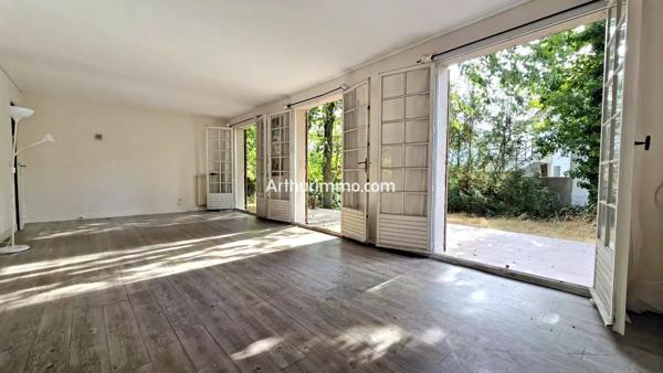 Vente                                                      Maison
                        
                     6 pièces                      141 m2                     à Sucy-en-Brie