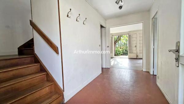 Vente                                                      Maison
                        
                     6 pièces                      141 m2                     à Sucy-en-Brie