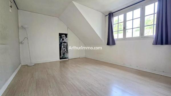 Vente                                                      Maison
                        
                     6 pièces                      141 m2                     à Sucy-en-Brie