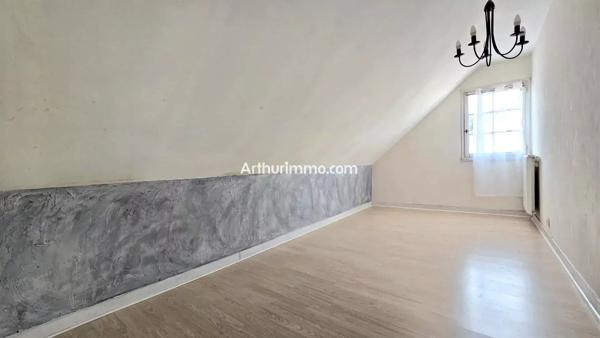 Vente                                                      Maison
                        
                     6 pièces                      141 m2                     à Sucy-en-Brie