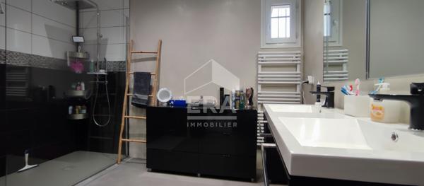 Maison  plain-peid Dole 5 pièce(s) 125 m2 quartier résidentiel , 4 chambres, garages