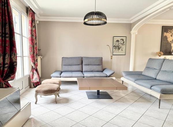Superbe maison avec piscine sur 442 m² de terrain