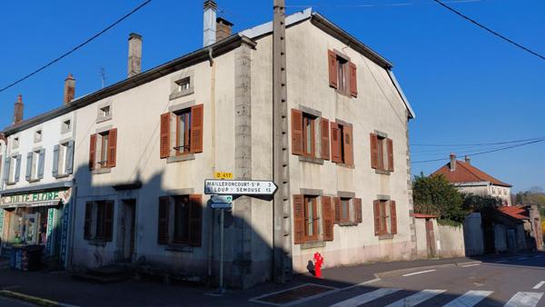 Maison Vauvillers 8 pièce(s) 181 m2 jardin