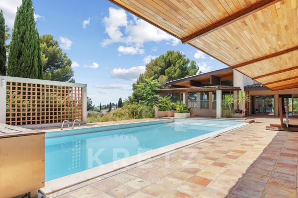 MAISON 12 PIECES A SANARY-SUR-MER SUR 3000 M2 DE TERRAIN ARBORE