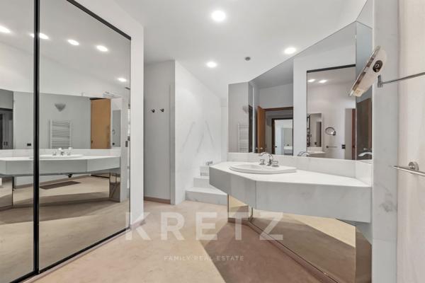 MAISON 12 PIECES A SANARY-SUR-MER SUR 3000 M2 DE TERRAIN ARBORE