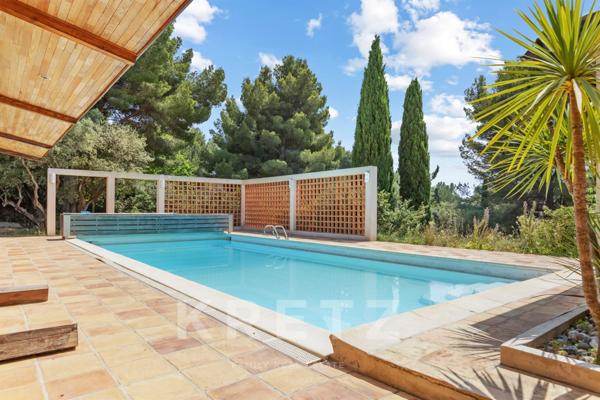 MAISON 12 PIECES A SANARY-SUR-MER SUR 3000 M2 DE TERRAIN ARBORE