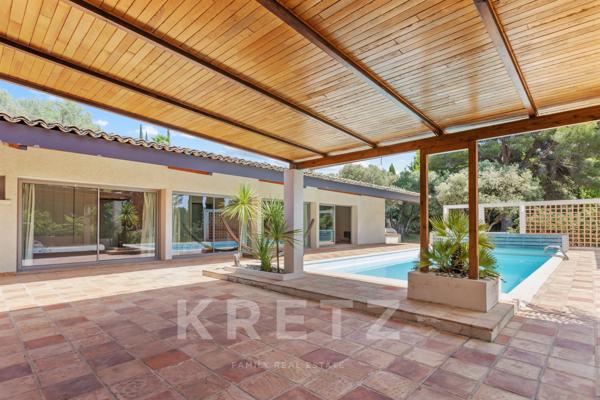 MAISON 12 PIECES A SANARY-SUR-MER SUR 3000 M2 DE TERRAIN ARBORE